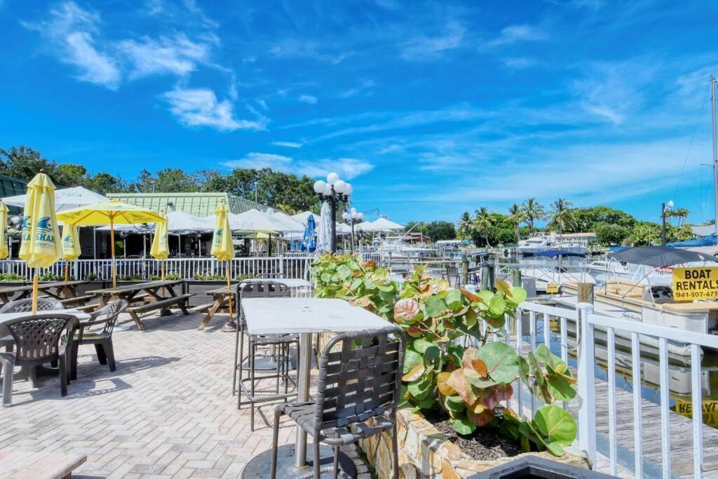 Waterfront, Pool, Tiki Bar & Grill, Gym, Location! Apartment Сарасота Екстериор снимка