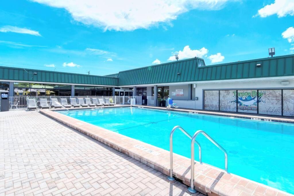 Waterfront, Pool, Tiki Bar & Grill, Gym, Location! Apartment Сарасота Екстериор снимка